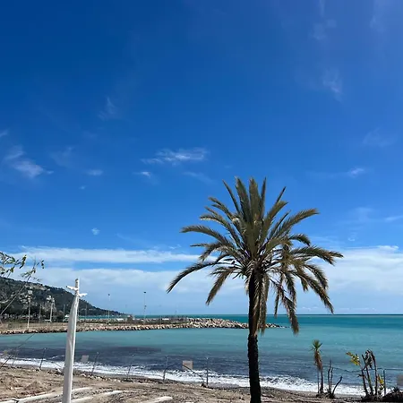 Apartment Mona Lisa Bord De